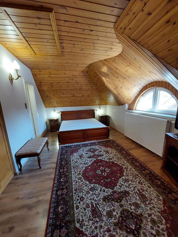 Апартаменти Gombos Apartman Гайдусобосло Екстер'єр фото