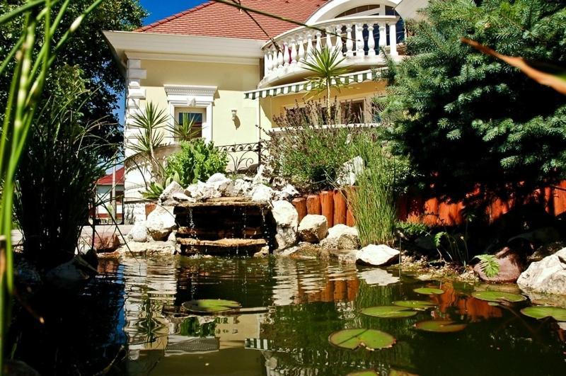 Апартаменти Gombos Apartman Гайдусобосло Екстер'єр фото