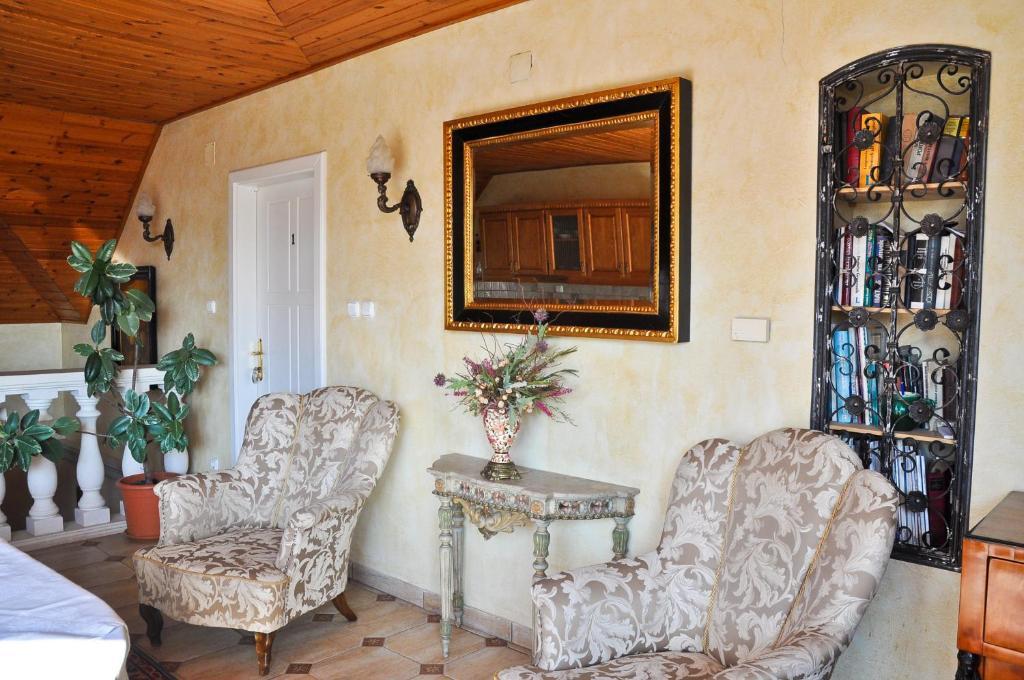 Апартаменти Gombos Apartman Гайдусобосло Екстер'єр фото